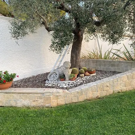 Trulli Del Relax 펜션 카스텔라나그로테